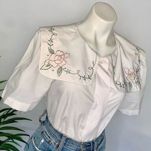 v i n t a g e :: Puritan Big Collared Floral Embroidered Blouse Peter Pan